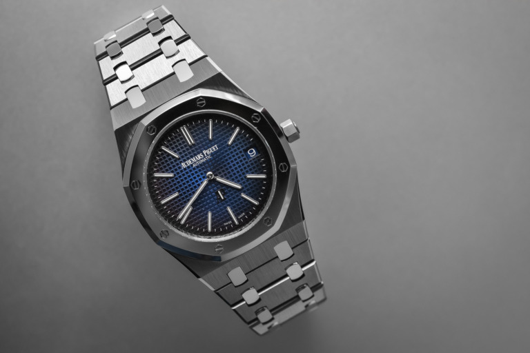 Audemars Piguet Royal Oak Jumbo Extra-Thin 39mm Titanium Platinum Gradient Blue 15202IP.OO.1240IP.01