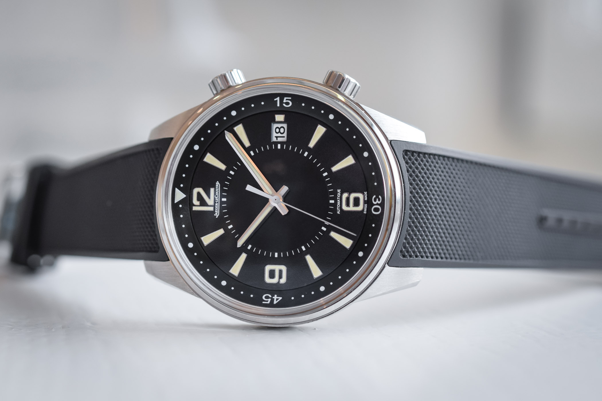 Hands-On - Jaeger LeCoultre Polaris Date 2018 ref. 9068670 (Specs & Price)