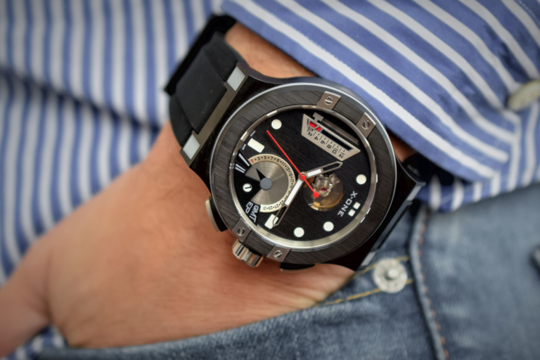 mechanical smartwatch hybrid